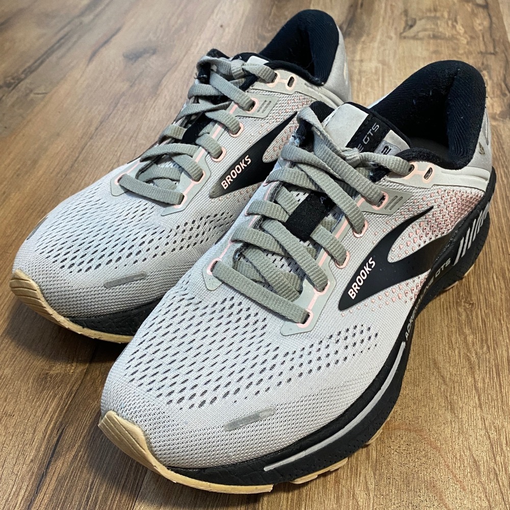 Brooks Adrenaline GTS 22 Womens Grey Black Pink Running Shoes Size 7